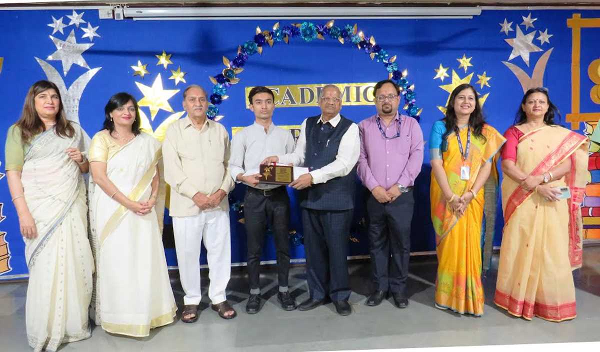 शैक्षिक कार्य से जुड़े प्रतिभाओं को दिया गया राम-ईश अकादमिक पुरस्कार